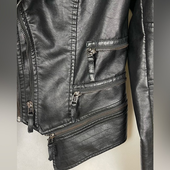 chouyatou Moto Studded Perfectly Shaping Faux Leather Biker Goth Jacket NWOT - Picture 4 of 11